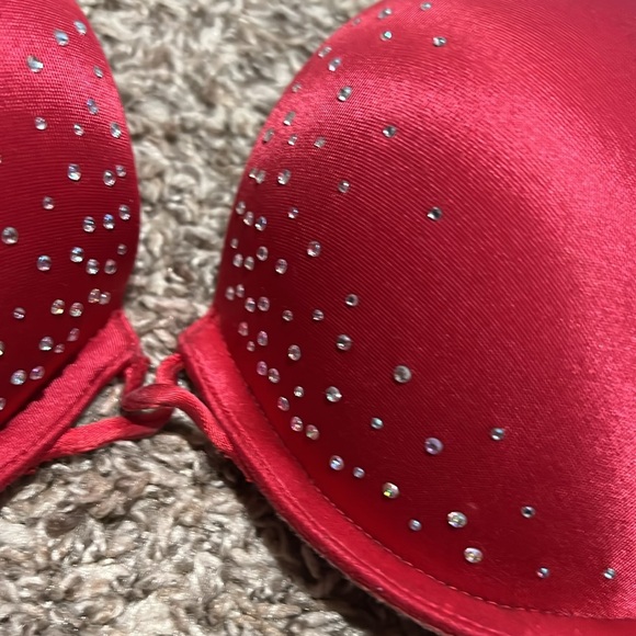 Bombshells Victoria’s Secret bra - Picture 2 of 3